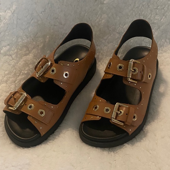 La CANADIENNE Shoes - La CANADIENNE Tan Buckle Sandals